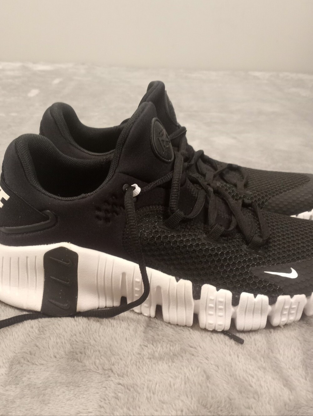 Nike Women's Metcon  black sneakers size 9 #gym